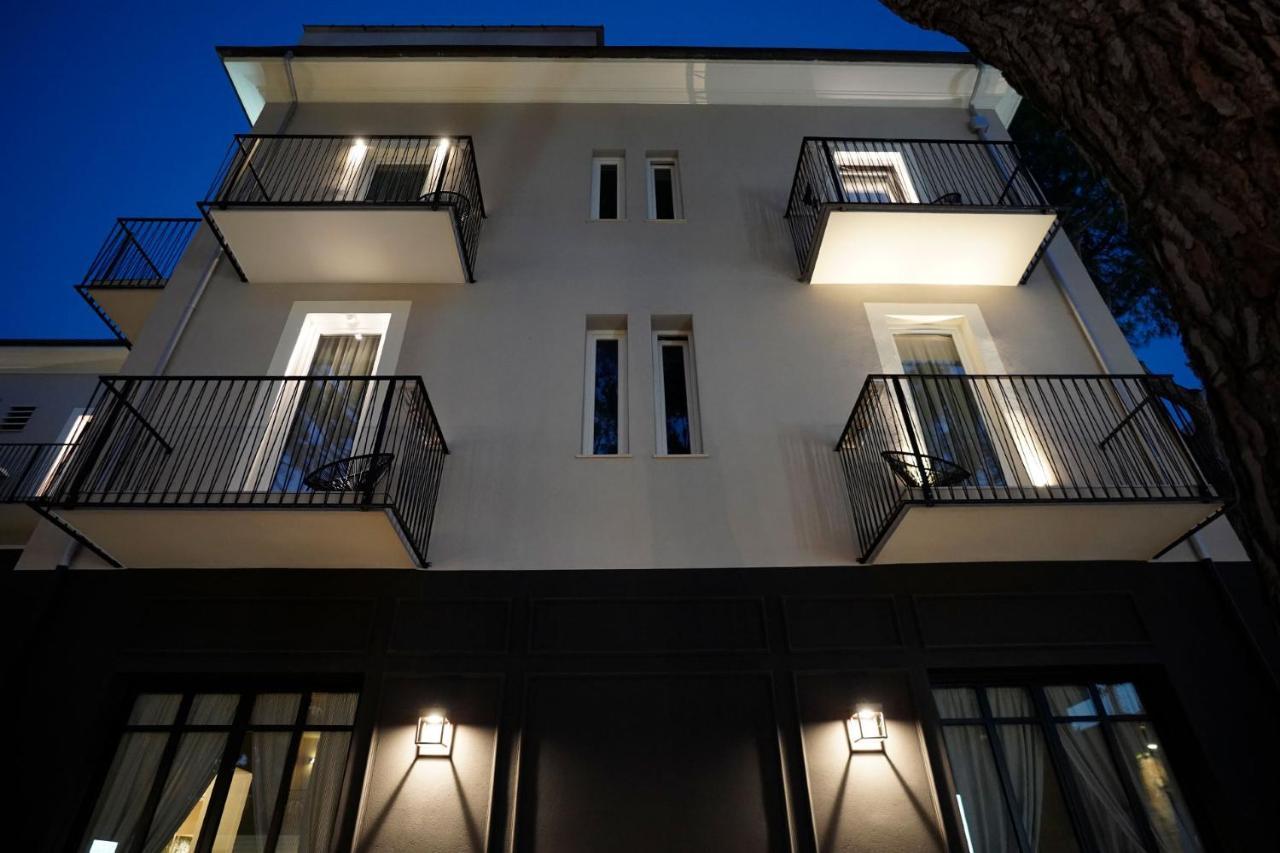 Hotel Vagabond Riccione Exterior foto